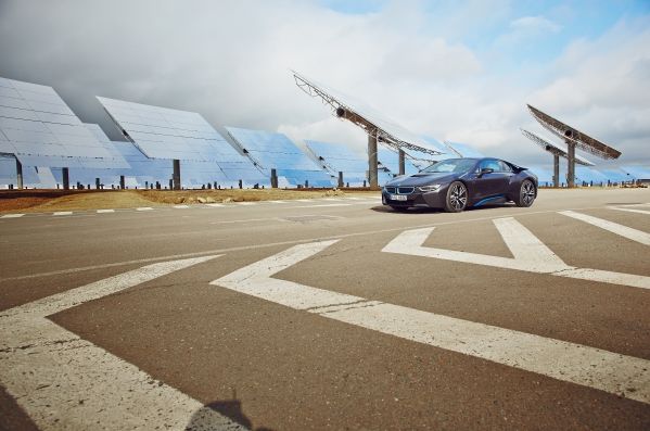 Arriva l’ibrida plug-in BMW i8