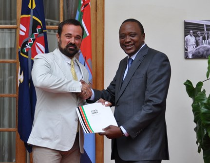 Evgeny Lebedev, patron di Space for Giants e proprietario delle testate britanniche The Independent e Evening Standard con il Presidente Kenyatta