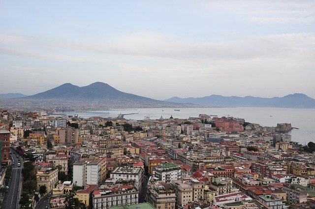 Smog, le limitazioni al traffico a Roma, Napoli e Milano